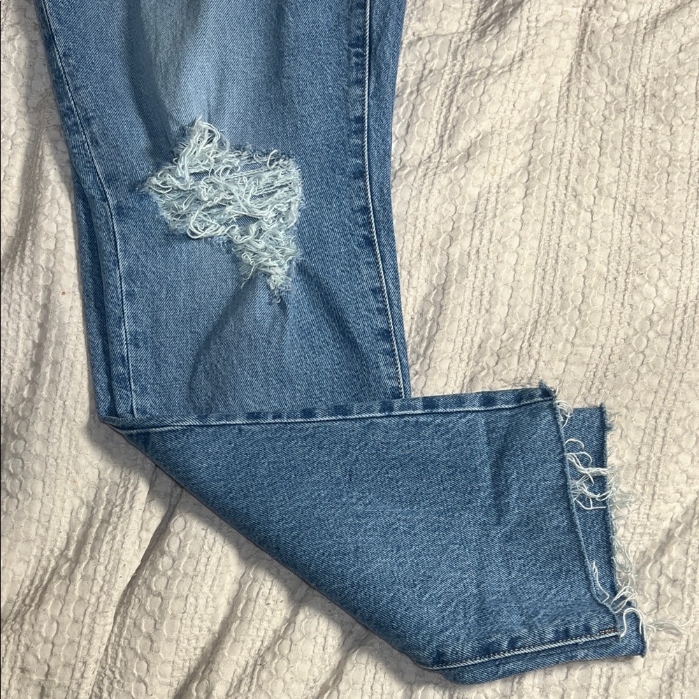 Good American Light Blue Straight Leg Jeans size 6/28 - Picture 9 of 12